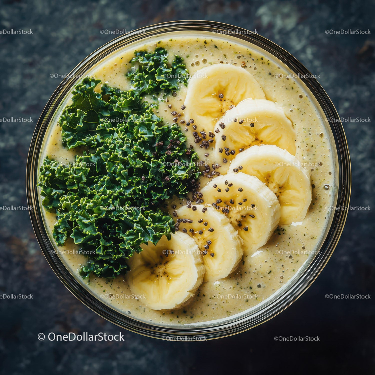 Banana Slices with Kale and Chia Seeds in a Creamy Smoothie Bowl