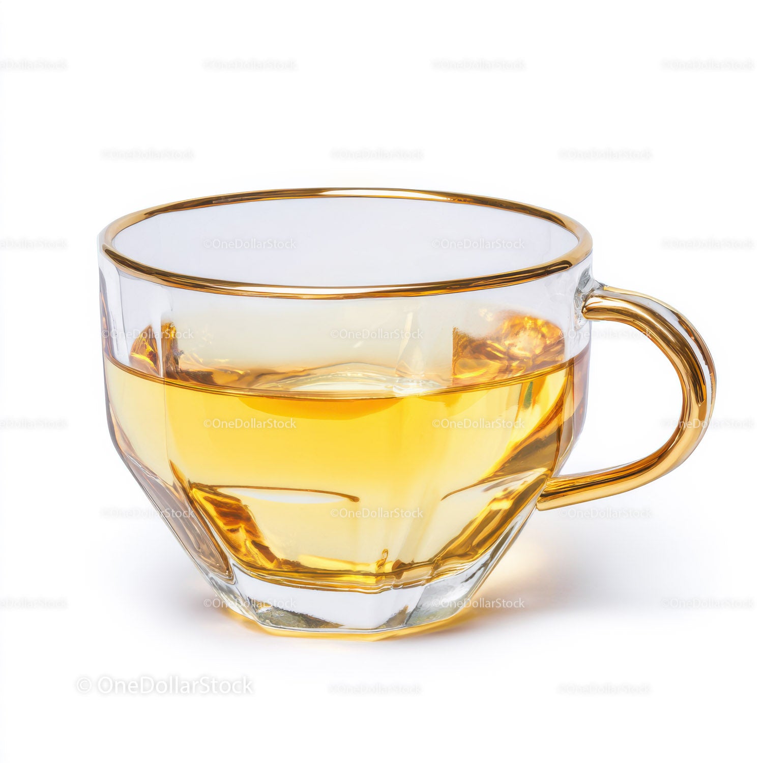 Elegant Clear Glass Tea Cup with Amber Liquid for Refreshing Drinks