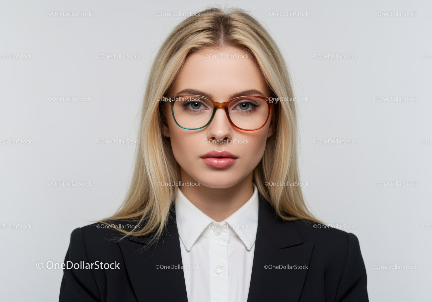 Pewna siebie bizneswoman w stylowych okularach na profesjonalnym portrecie