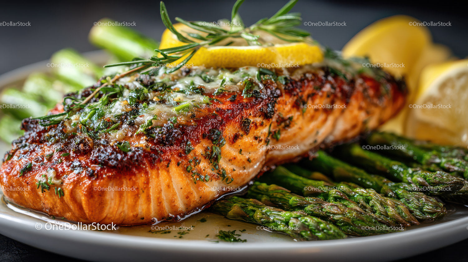 Gourmet Grilled Salmon with Asparagus and Lemon Slices