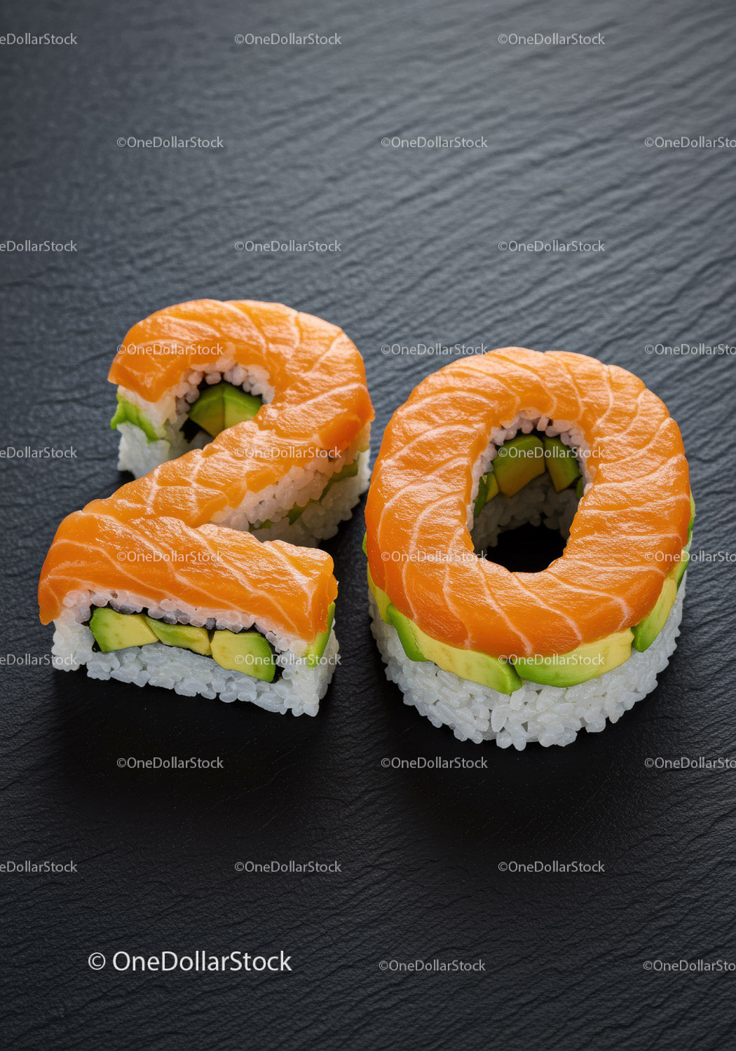 Rolki sushi w kształcie cyfry dwadzieścia z dodatkiem łososia