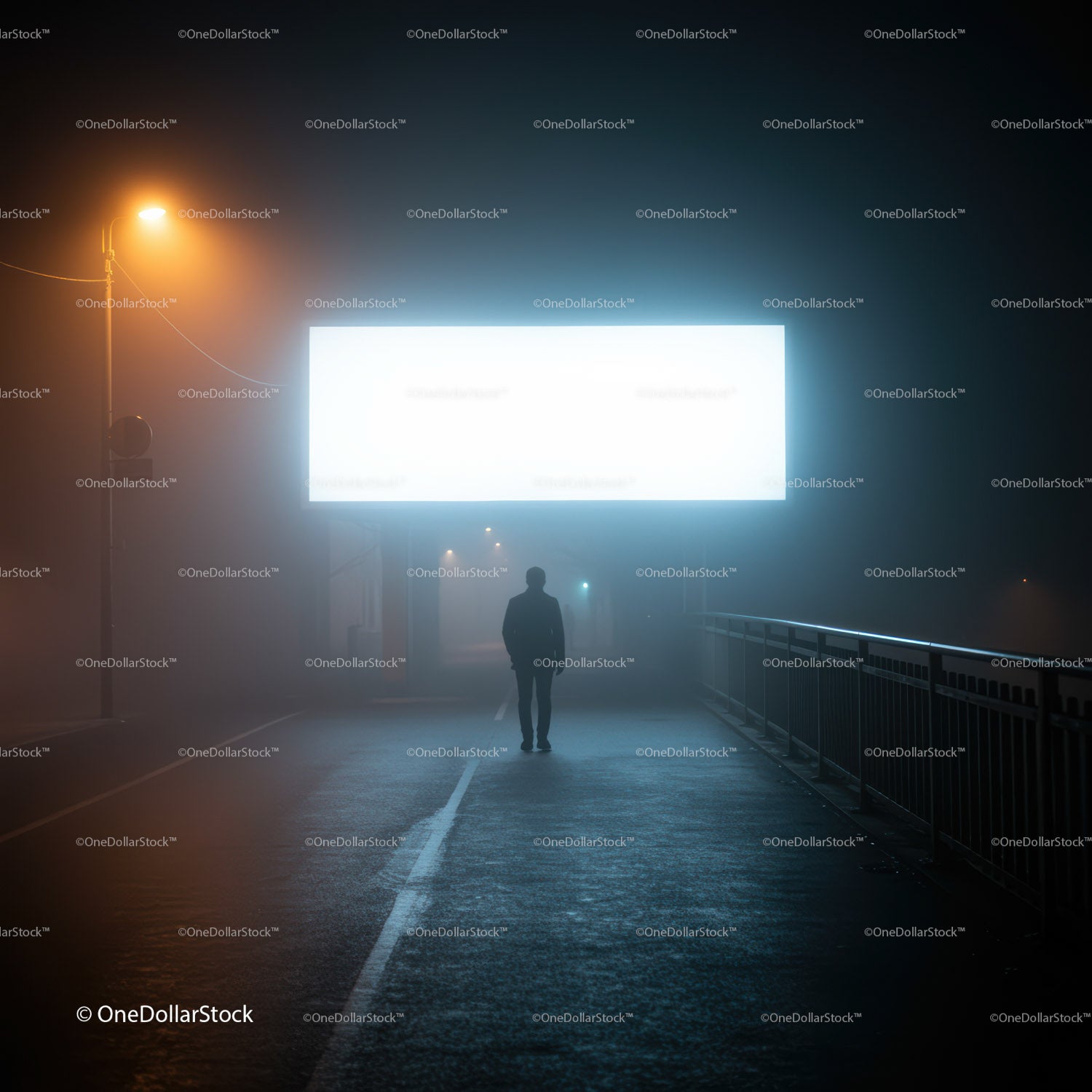 Samotna postać idąca nocą pod jasnym billboardem