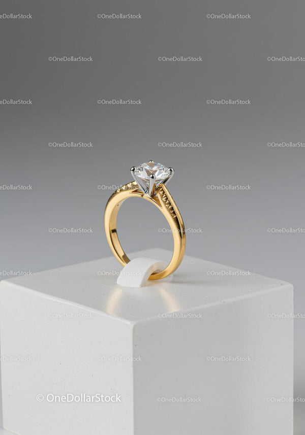Elegant Gold Engagement Ring with Sparkling Diamond Solitaire