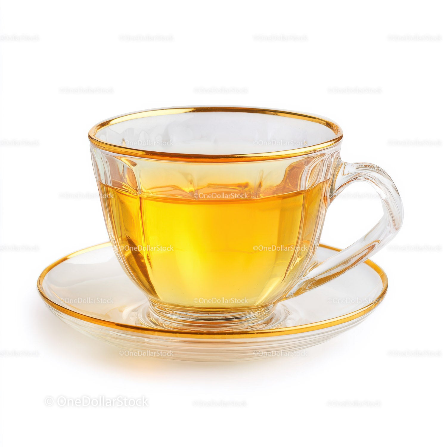 Elegant Clear Glass Tea Cup with Amber Liquid for Refreshing Drinks