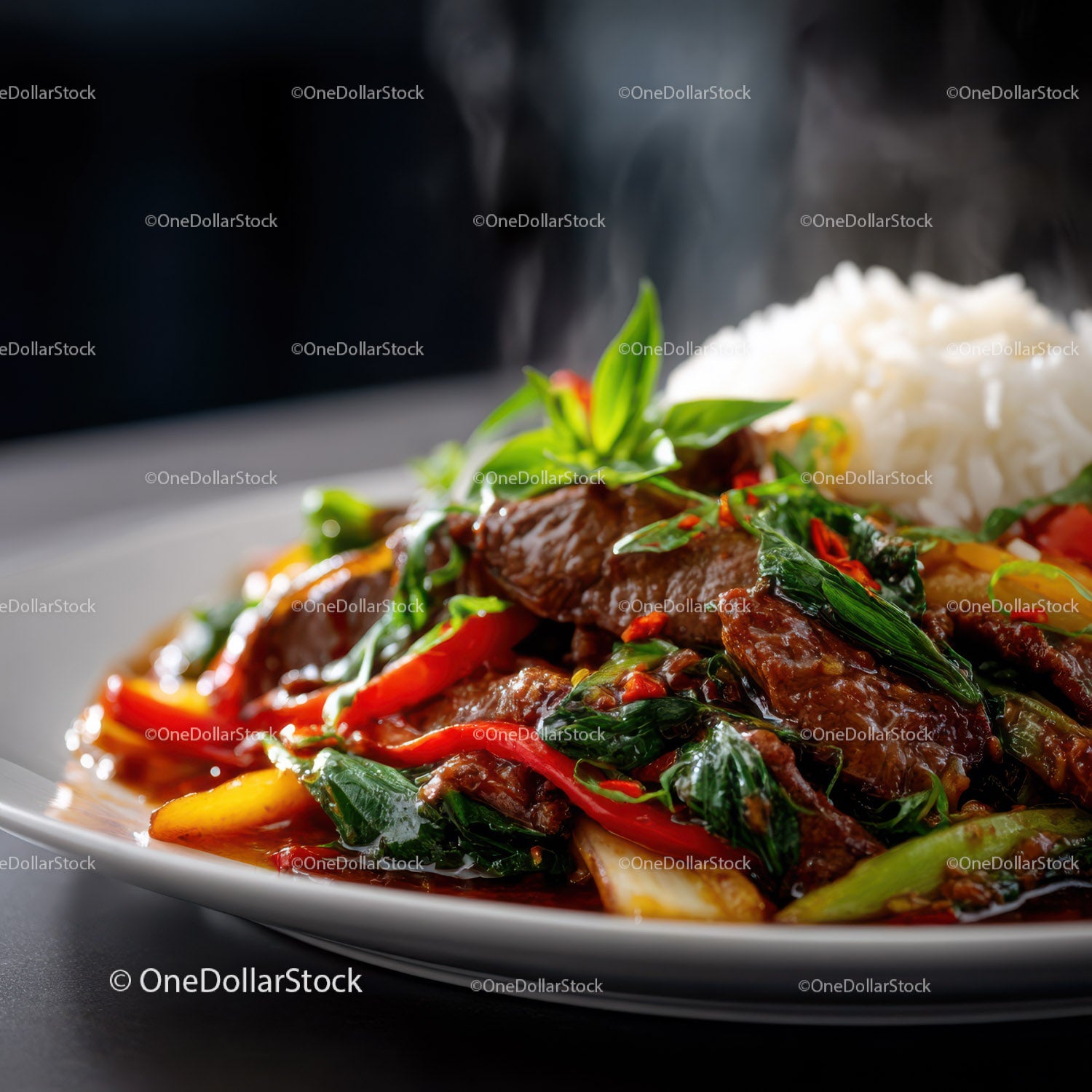 Colorful Beef Stir-fry with Vegetables and Aromatic Sauce